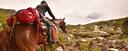 Hohe Berge in Andorra auf spanischen Pferden