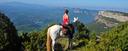 Katalanische Berge zu Pferd erklimmen